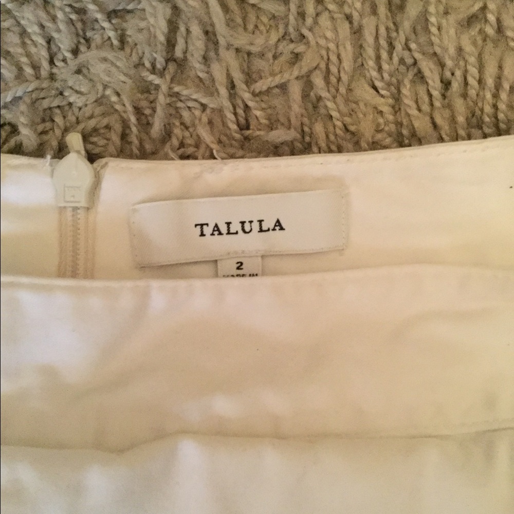 Aritzia envelope skort - Picture 2 of 3